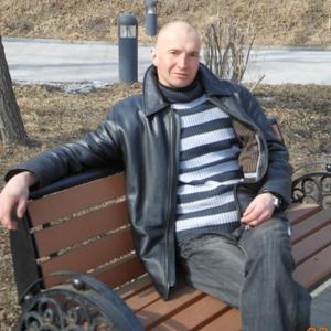 Парни в Владивостоке: Сергей, 48 - ищет девушку из Владивостока