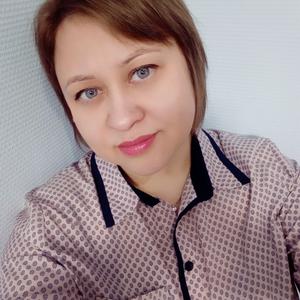 Девушки в Новосибирске: Olga, 40 - ищет парня из Новосибирска
