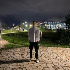 Парни в Новосибирске: Евгений, 18 - ищет девушку из Новосибирска
