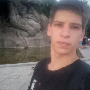 Парни в Саратове: Владимир, 26 - ищет девушку из Саратова