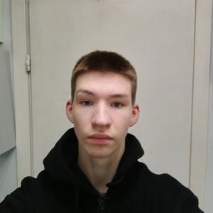 Максим, 18 лет, Санкт-Петербург