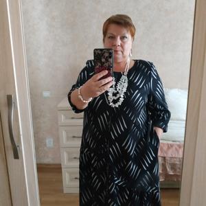 Девушки в Екатеринбурге: Надежда, 66 - ищет парня из Екатеринбурга