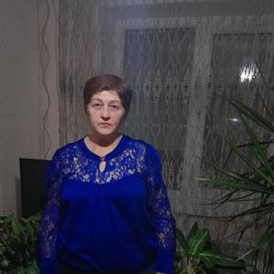 Девушки в Саратове: Валентина, 60 - ищет парня из Саратова