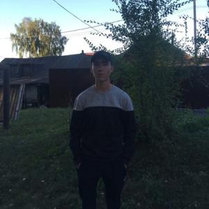 Парни в Кемерово: Кирилл, 21 - ищет девушку из Кемерово