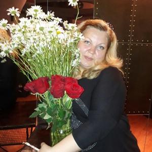 Девушки в Омске: Оксана, 51 - ищет парня из Омска