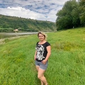 Девушки в Черновцах: Танюшка, 41 - ищет парня из Черновиц