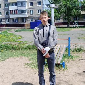 Парни в Комсомольске-На-Амуре: Коля, 18 - ищет девушку из Комсомольска-На-Амуре