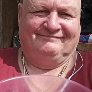 Парни в Бердске: Олег, 62 - ищет девушку из Бердска