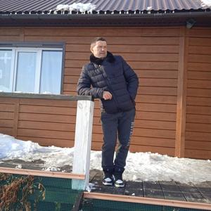 Парни в Омске: Ильдар, 50 - ищет девушку из Омска