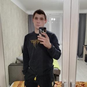 Андрей, 25 лет, Волжский