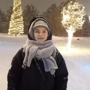Девушки в Томске: Надя, 28 - ищет парня из Томска