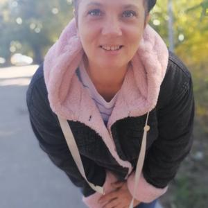 Девушки в Саратове: Юлия, 43 - ищет парня из Саратова