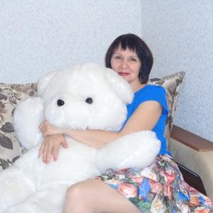 Девушки в Арсеньеве: Наталья, 56 - ищет парня из Арсеньева