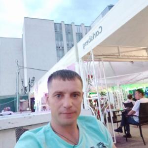 Девушки в Кишиневе: Eduard Lliscov, 31 - ищет парня из Кишинева