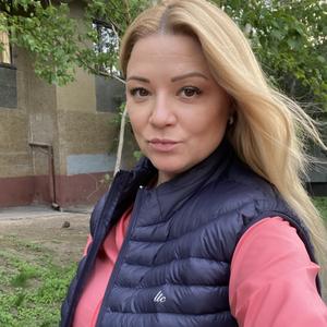 Девушки в Хабаровске (Хабаровский край): Наталия, 40 - ищет парня из Хабаровска (Хабаровский край)