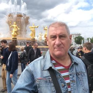 Виталий, 65 лет, Москва