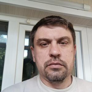 Виталий, 46 лет, Новомосковск