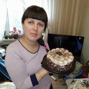 Девушки в Владивостоке: Ирина, 39 - ищет парня из Владивостока