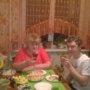 Девушки в Саратове: Надежда, 68 - ищет парня из Саратова