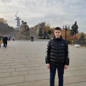 Парни в Волгограде: Дмитрий, 25 - ищет девушку из Волгограда