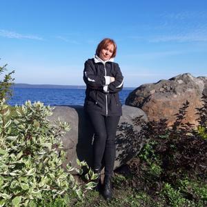 Девушки в Петрозаводске: Анна, 53 - ищет парня из Петрозаводска