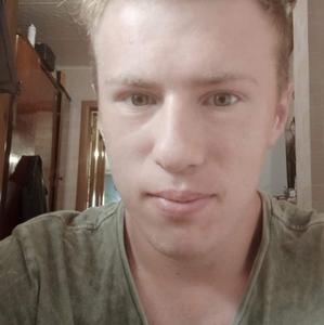 Парни в Калининграде: Андрей, 23 - ищет девушку из Калининграда