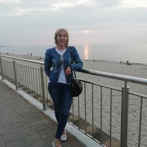 Девушки в Калининграде: Светлана, 60 - ищет парня из Калининграда