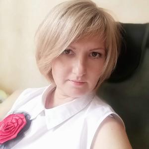 Девушки в Новокузнецке: Анюта, 47 - ищет парня из Новокузнецка
