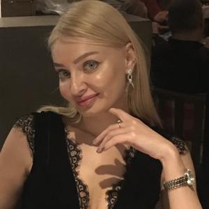 Девушки в Ижевске: Катерина, 43 - ищет парня из Ижевска