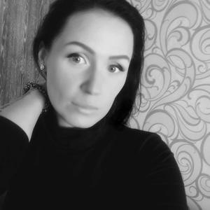 Девушки в Томске: Анна, 35 - ищет парня из Томска