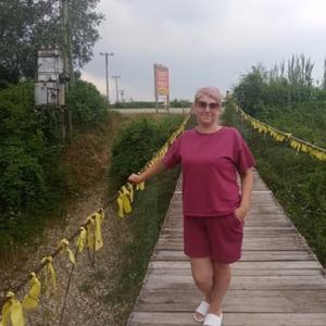 Девушки в Крымске: Надежда, 37 - ищет парня из Крымска
