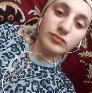 Девушки в Кизляре (Дагестан): Мадина, 21 - ищет парня из Кизляра (Дагестан)