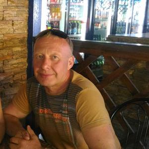 Олег, 56 лет, Заинск
