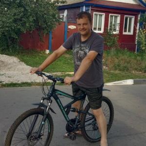Парни в Нижнекамске: Роман Ильин, 44 - ищет девушку из Нижнекамска