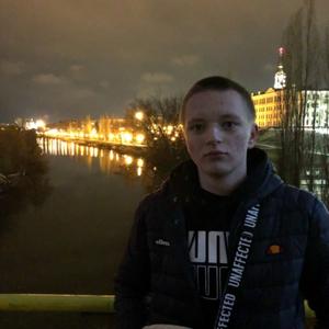 Парни в Тамбове: Алексей, 19 - ищет девушку из Тамбова