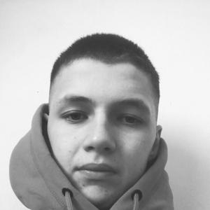 Парни в Буденновске: Даниил, 19 - ищет девушку из Буденновска