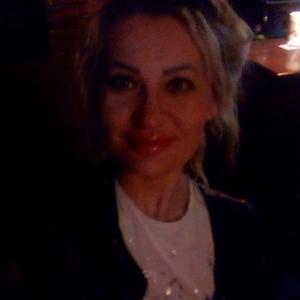 Девушки в Перми: Марина, 41 - ищет парня из Перми