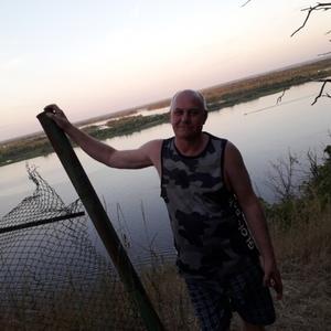 Парни в Саратове: Игорь, 63 - ищет девушку из Саратова
