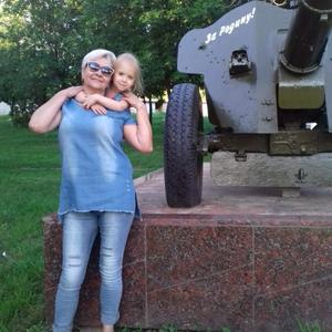 Девушки в Саратове: Любовь, 63 - ищет парня из Саратова