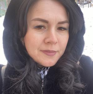 Девушки в Серпухове: Юлия, 42 - ищет парня из Серпухова