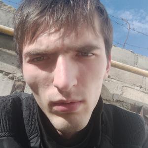Ренат, 22 года, Карачаевск