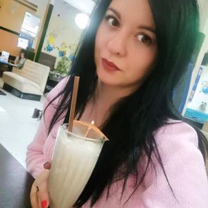 Девушки в Ульяновске: Марина, 35 - ищет парня из Ульяновска