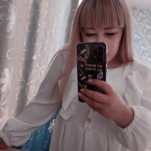 Девушки в Минусинске: Елена, 23 - ищет парня из Минусинска