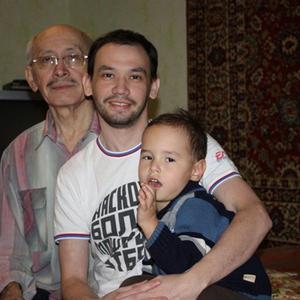 Парни в Казани (Татарстан): Алмас, 81 - ищет девушку из Казани (Татарстан)