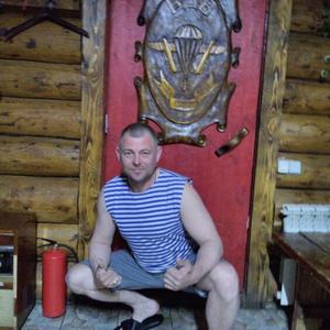 Парни в Омске: Илья, 41 - ищет девушку из Омска