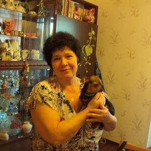Девушки в Петрозаводске: Нина, 70 - ищет парня из Петрозаводска