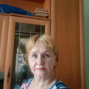 Девушки в Новосибирске: Елена, 63 - ищет парня из Новосибирска
