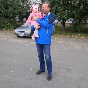 Парни в Ижевске: Игорь, 61 - ищет девушку из Ижевска