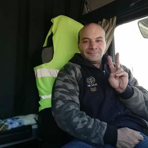 Парни в Гулькевичах: Арт, 41 - ищет девушку из Гулькевич