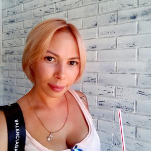 Девушки в Ижевске: Snezhana, 36 - ищет парня из Ижевска